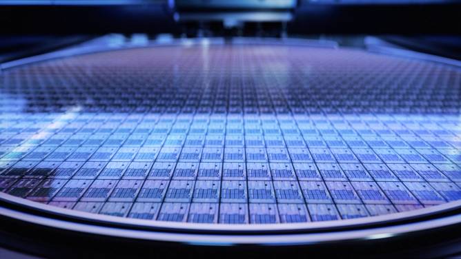 An image of chip manufacturing.