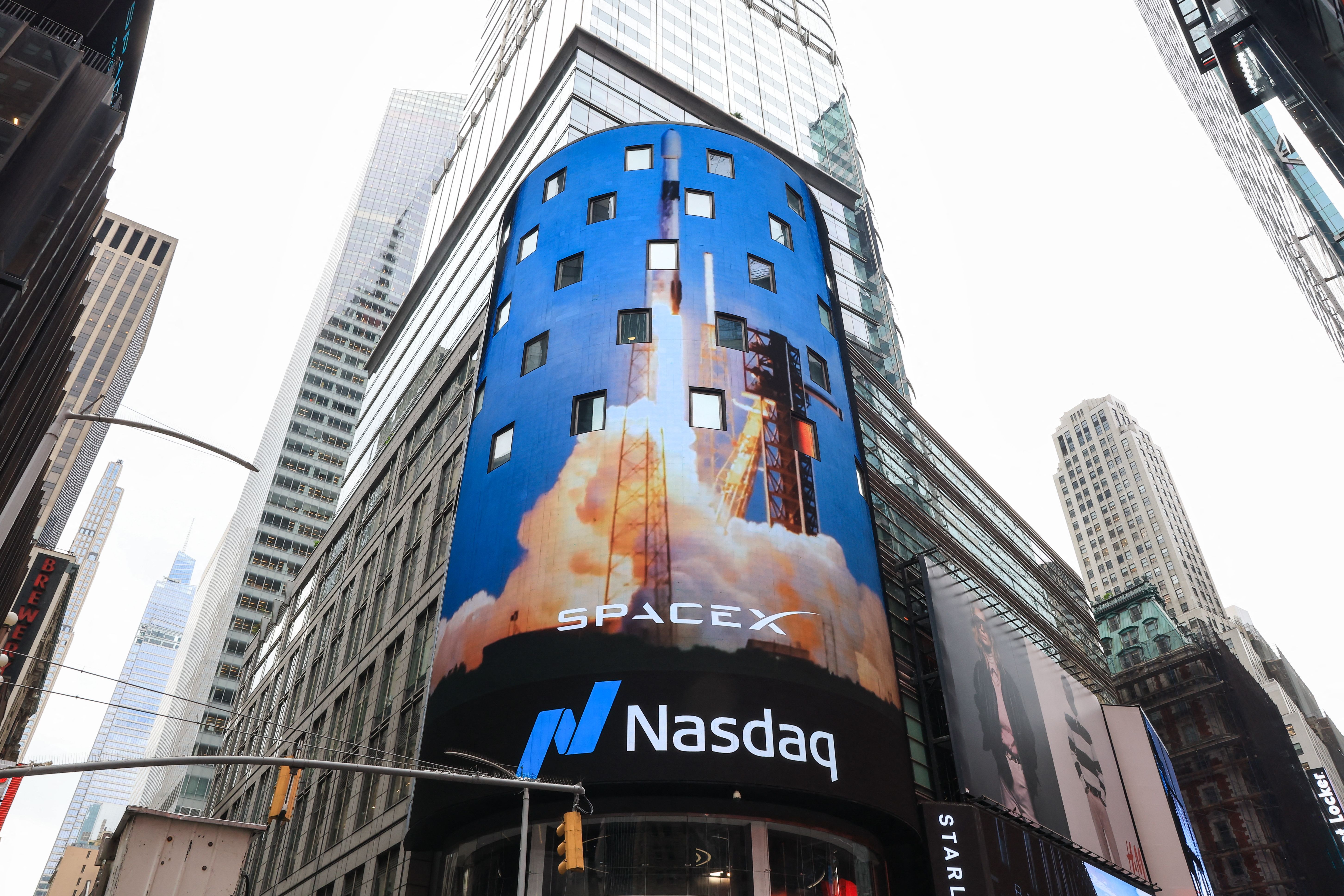 What financial benefits should look like after a mega-IPO like SpaceX’s