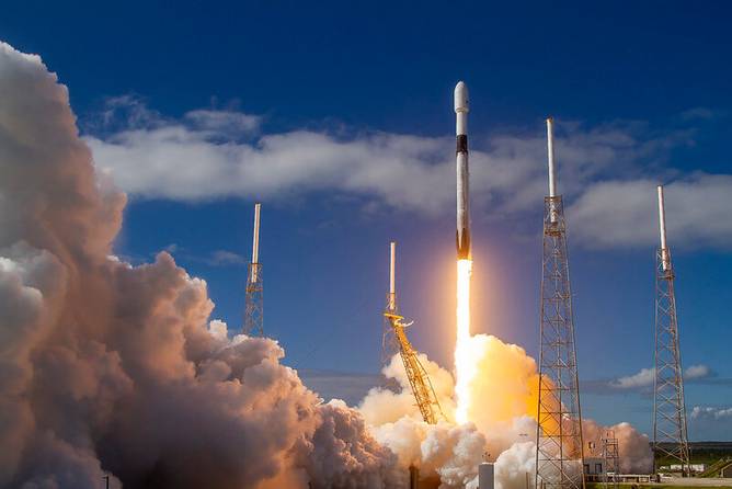 A photo of a rocket taking off for a Starlink mission in Nov. 2019