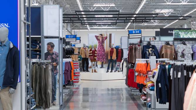 Walmart Store of the Future: Apparel department