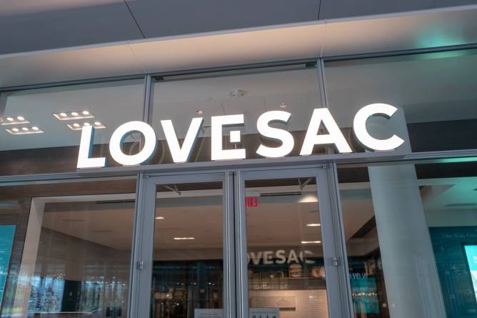 Lovesac office entrance