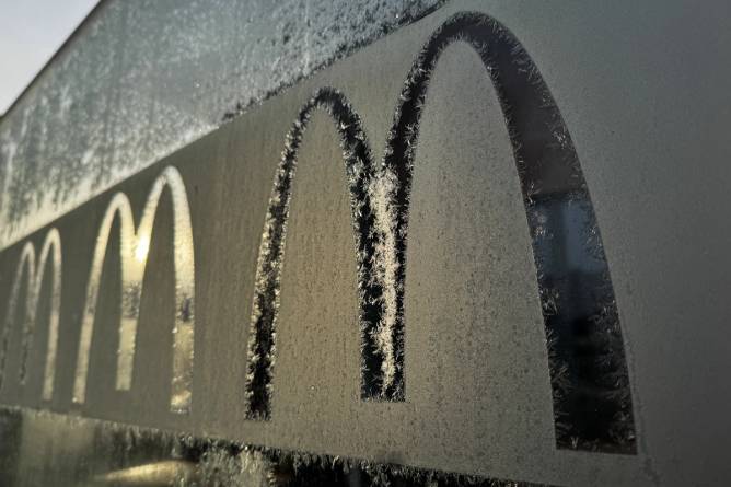 the mcdonald's logo in snow