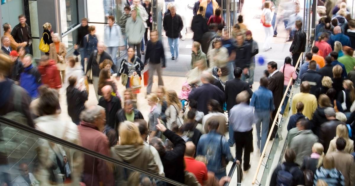 Crowds top online deals as reason some holiday shoppers will skip stores Crowds top online deals as reason some holiday shoppers will skip stores