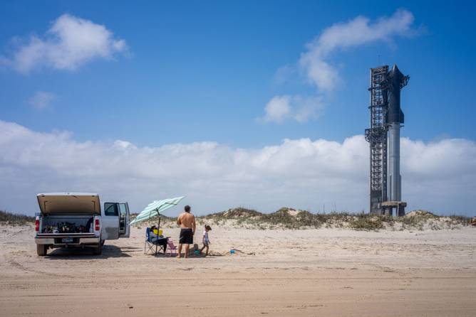 Starship on the launchpad in Texas