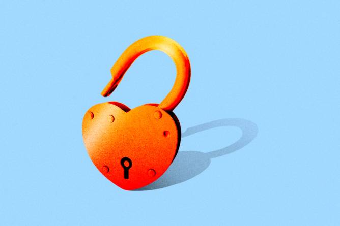 Heart shaped lock with an opened hinge.