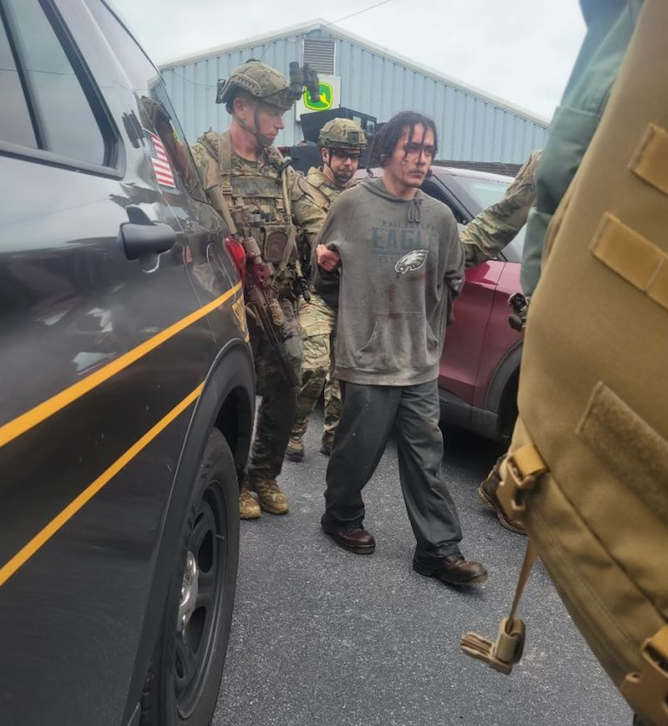 Fugitive Danelo Cavalcante being caught by Pennsylvania police 