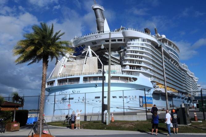 Cruise ship