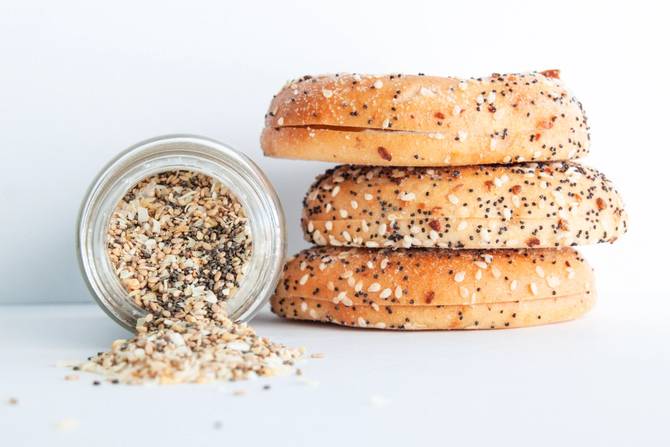 Everything bagel and everything bagel seasoning 