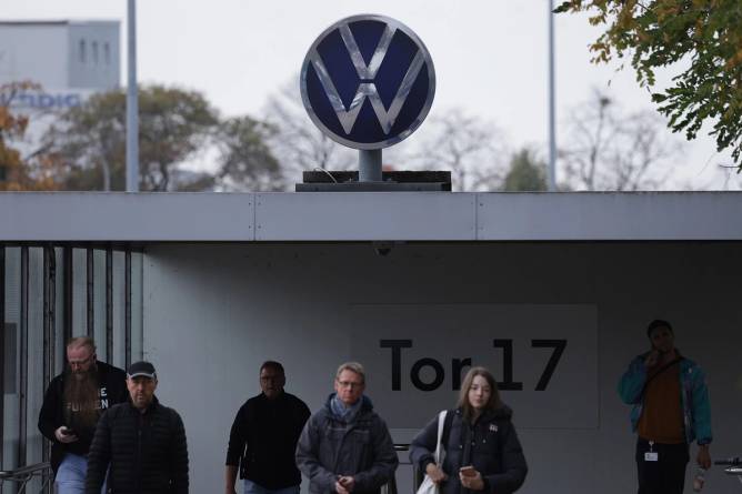 Employees leaving a Volkswagen factory in Germany