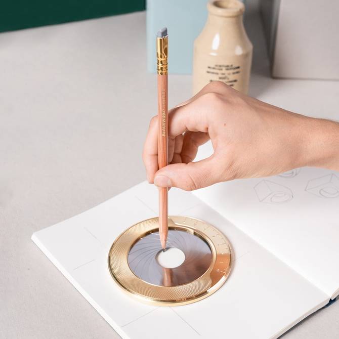 Iris circle maker from Makers Cabinet