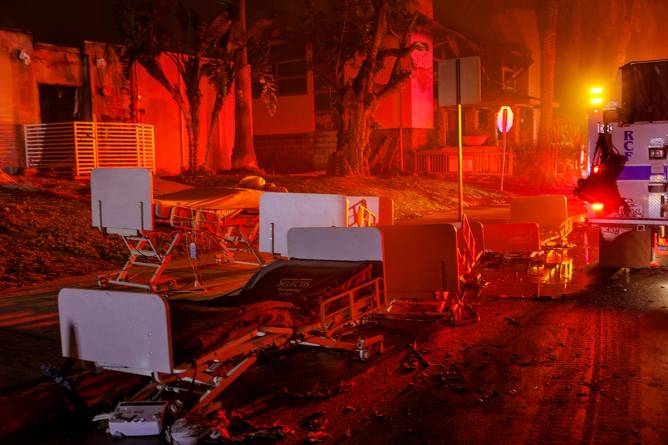 An abandoned hospital bed still remains across the street from Two Palms Nursing Center after patients were evacuated during the Eaton fire on January 8, 2025 in Altadena, California.