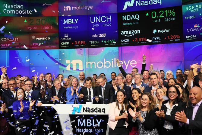 Mobileye executives celebrate its successful IPO
