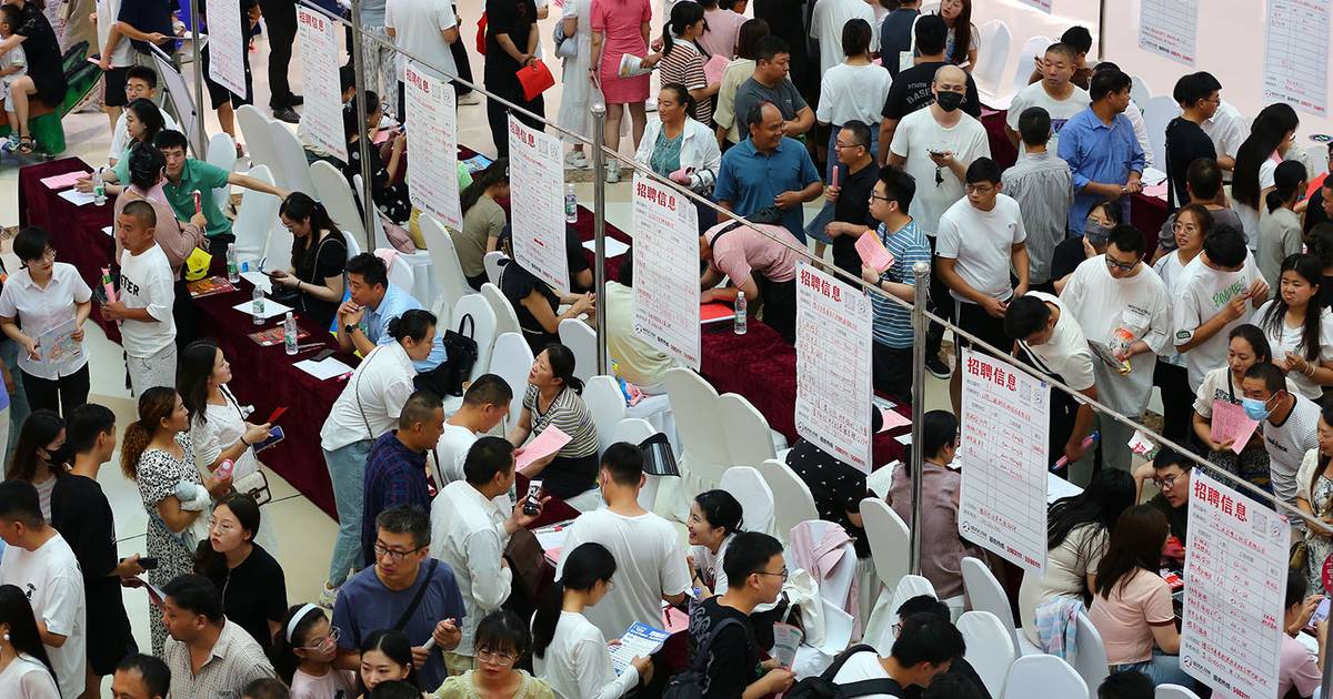Young people in China are unemployed and tired of hustling