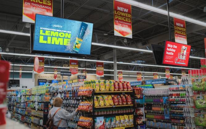 Hy-Vee Grocery TV in-store retail media