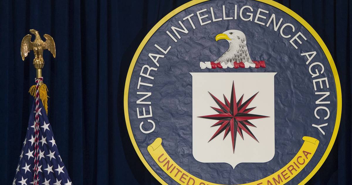 How the CIA recruits employees