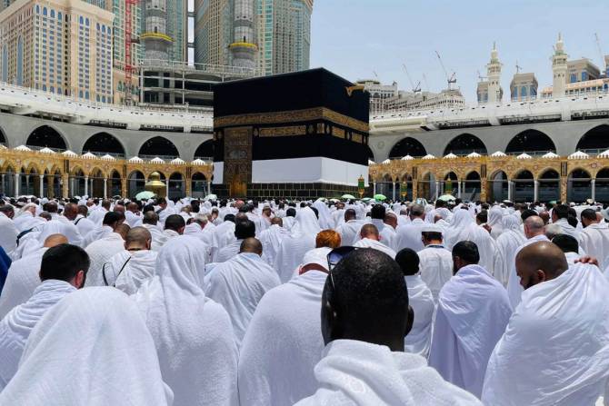 Worshipers praying in Mecca