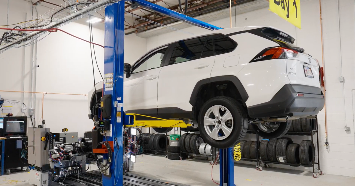 This startup wants a robot to change your tires