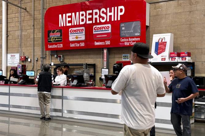 Costco membership desk