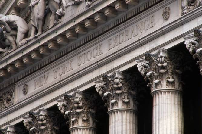 Front of the new york stock exchange