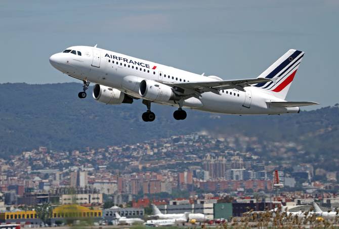 Airbus A319-111, from Air France company, taking off from the Barcelona airport, in Barcelona on 26th May 2022.