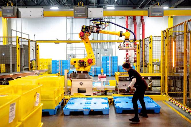 Amazon warehouse robotics