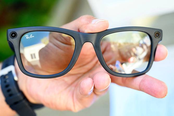 Ray-Ban Meta Smart Glasses