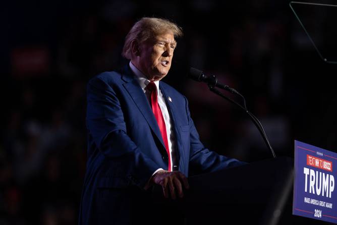 Donald Trump speaking in New Hampshire 