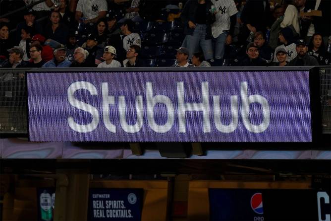 A StubHub ad at a baseball game