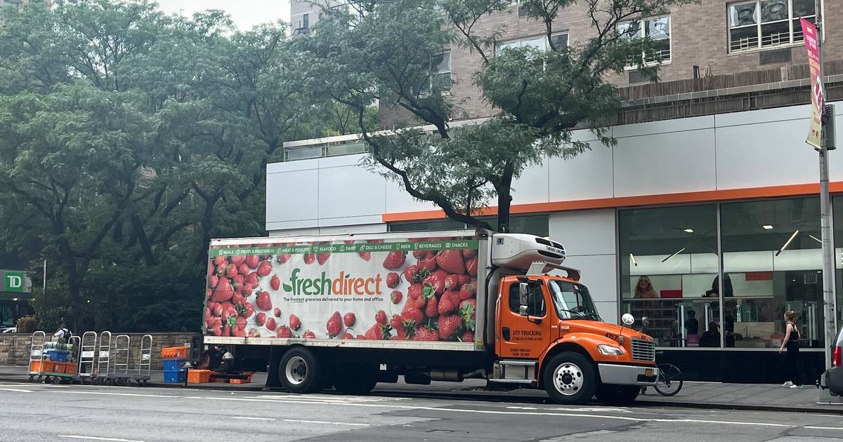 FreshDirect trucks triple-park in Manhattan street to reportedly create ...