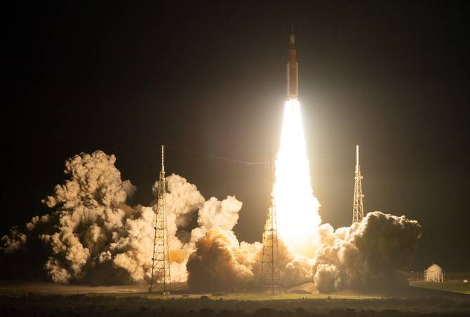 NASA artemis launch photo