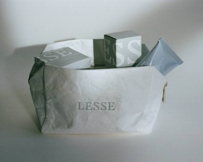 Beauty products in sustainable packaging from Lesse