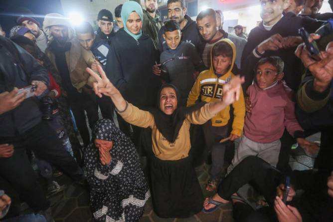 Palestinians celebrating ceasefire