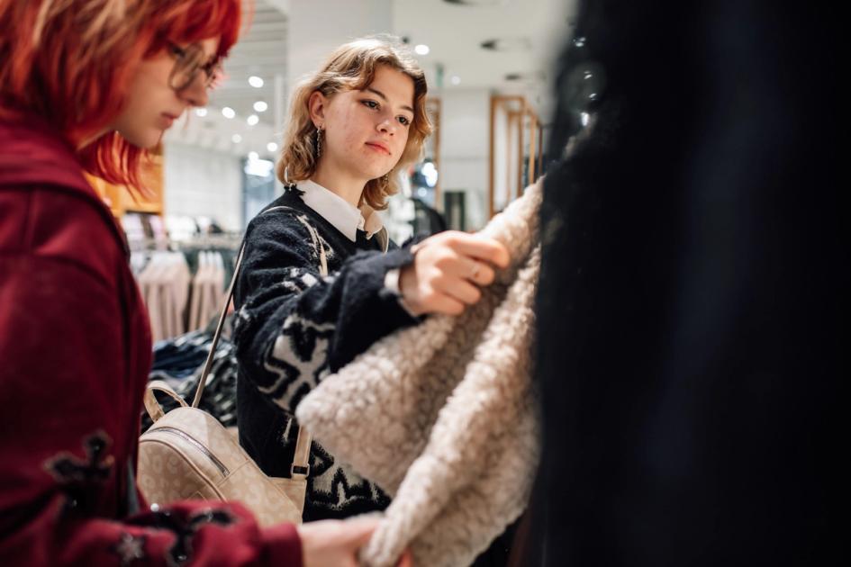 retailbrew.com - Alex Vuocolo - Max Retail channels excess inventory into the resale market