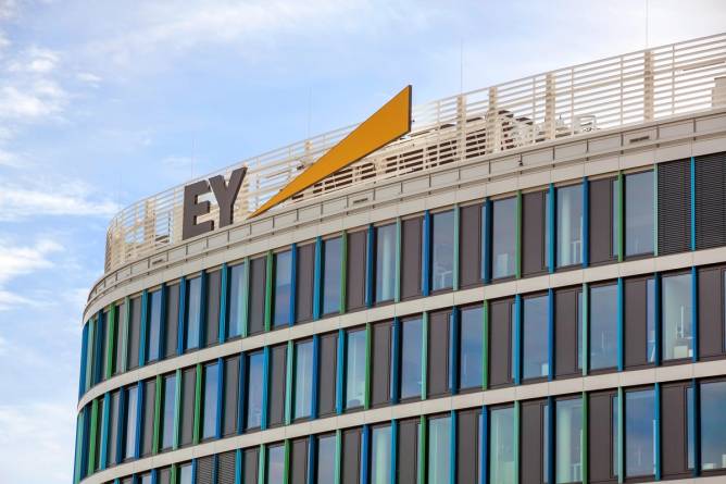 EY calls off split