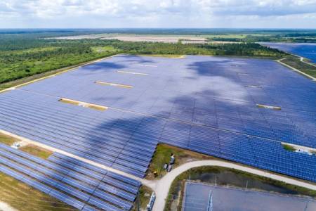 The US solar industry push-pull, explained