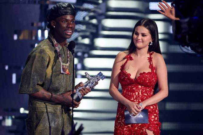 Rema and Selena Gomez at the 2023 VMAs