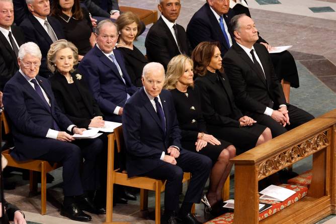 All five living presidents at the funeral of Jimmy Carter