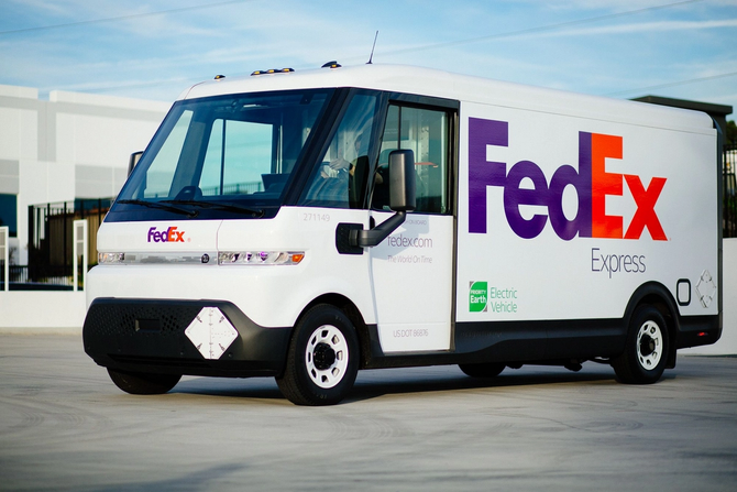 Image of a GM EV600 electric van with FedEx branding