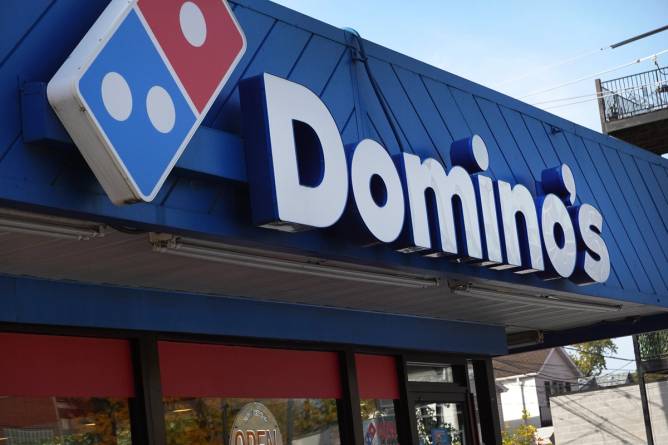 Domino's storefront