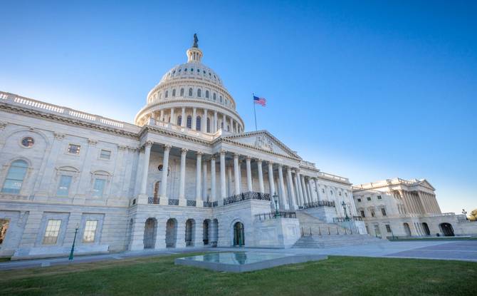 an image of the US capitol building from the east