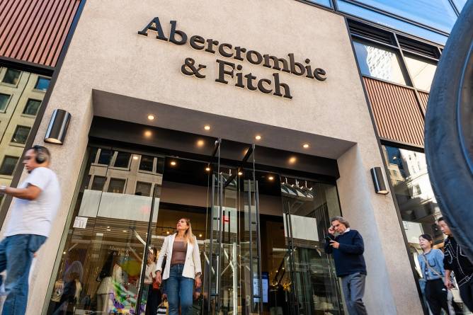 Abercrombie & Fitch storefront