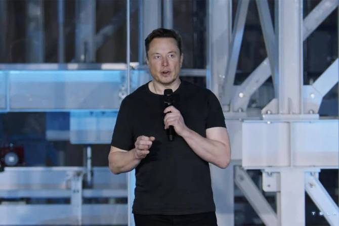 Elon Musk presenting at Tesla's investor day