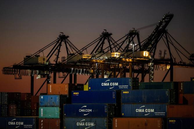 Cargo ships at an East Coast port