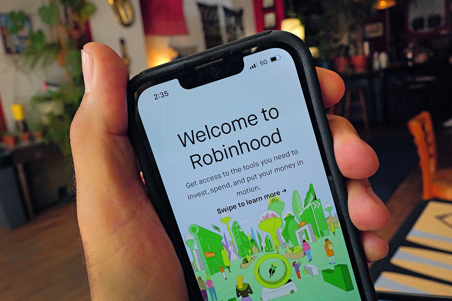 Robinhood wants to be the new Reddit