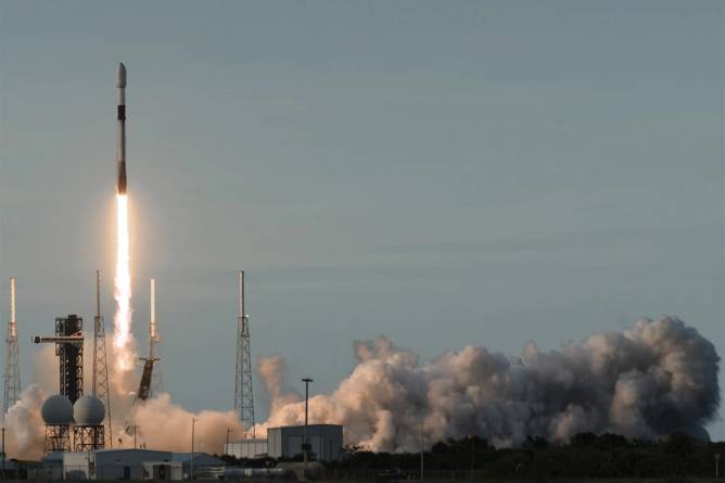 Falcon 9 rocket launches on July 8