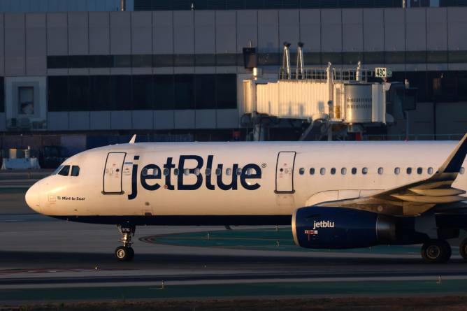 JetBlue plane