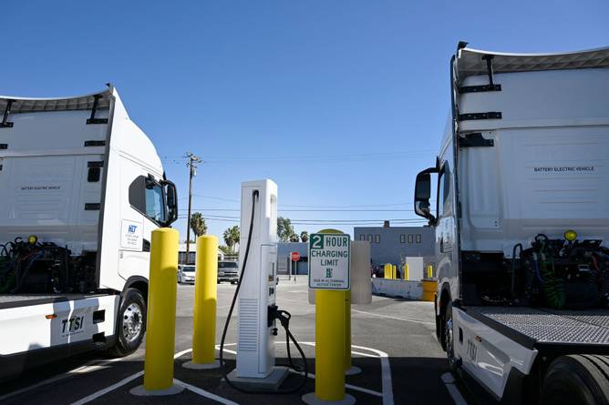 Heavy duty electric trucks charging