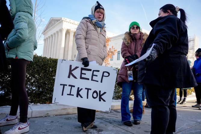 Person protests TikTok ban