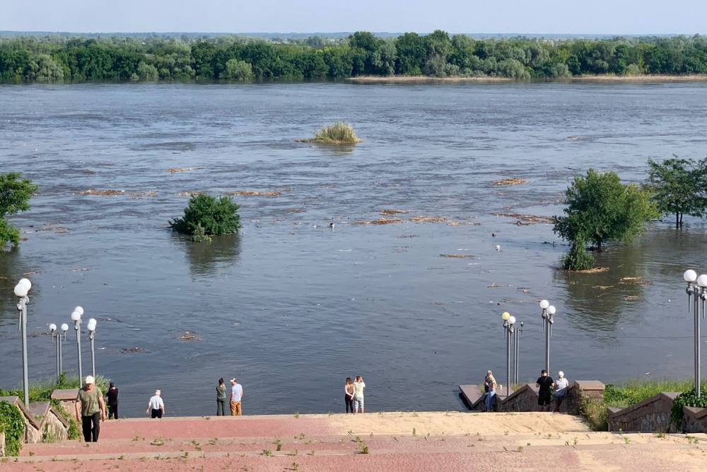 Flooding along Dnipro River due to destroyed dam