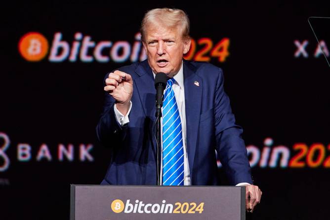 Trump speaking at the bitcoin conference